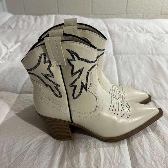 Altar'd State White and Black Western Ankle Boots Size 7. - Picture 1 of 9